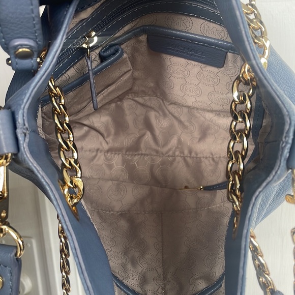 Michael Kors summer blue chain link crossbody - NWOT - Picture 6 of 7